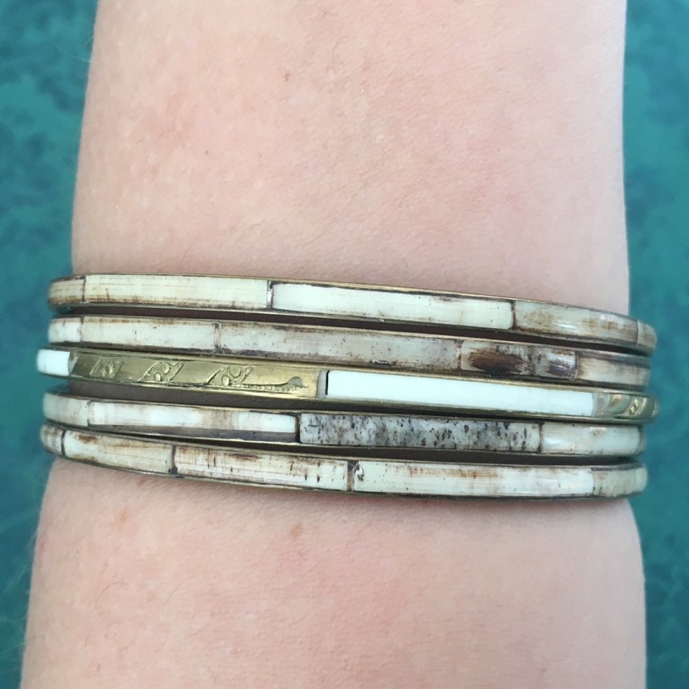 Dangling bracelets - Picture 2 of 4